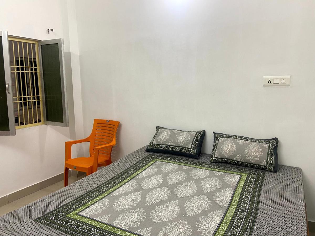 Garuda Guest House Varanasi Exterior photo