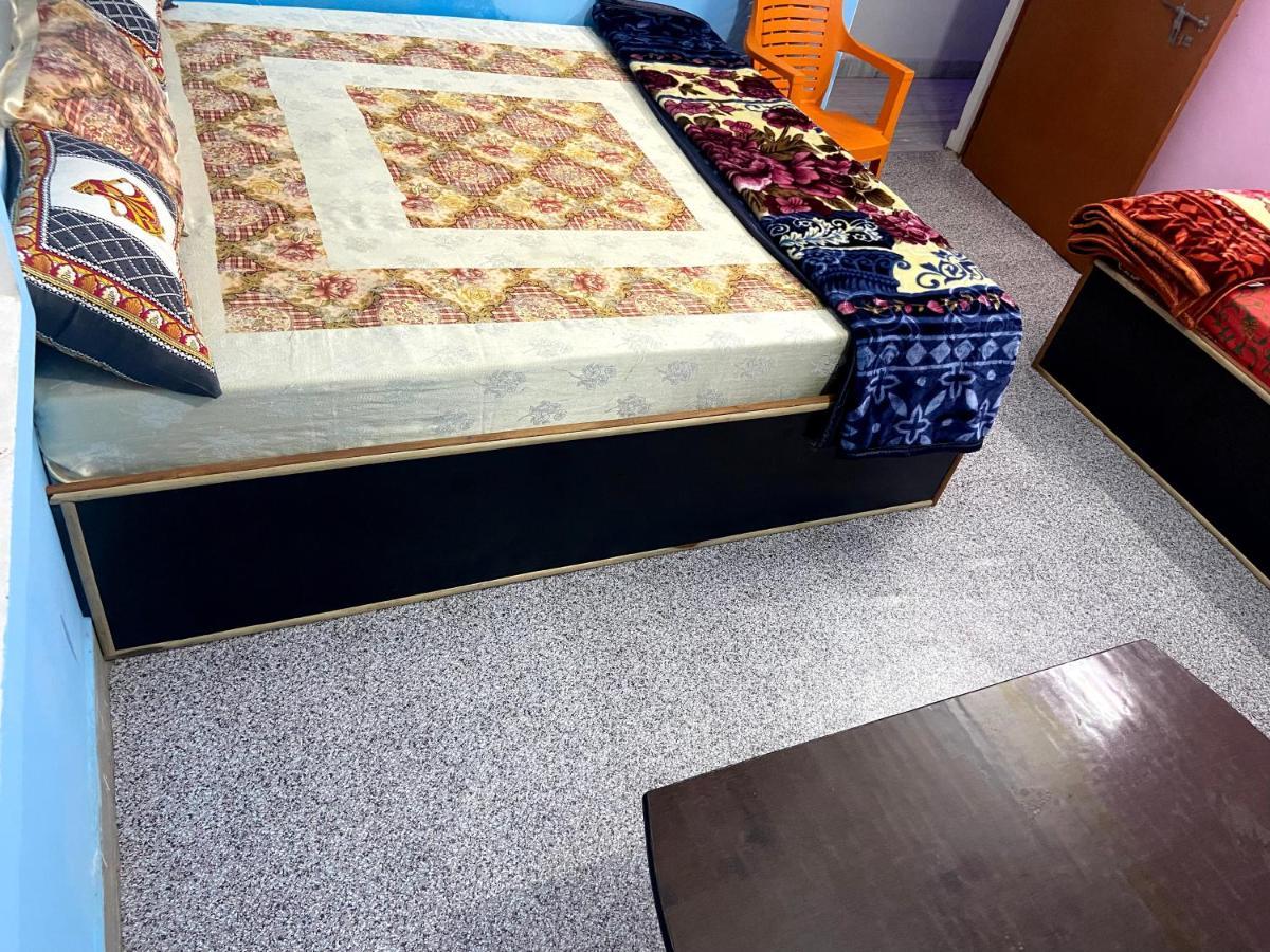 Garuda Guest House Varanasi Exterior photo