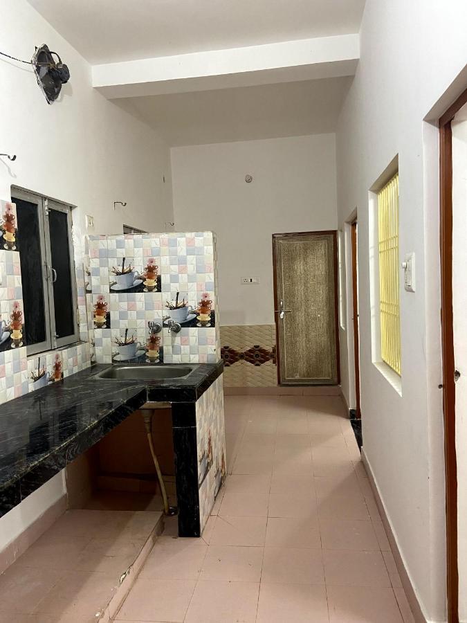 Garuda Guest House Varanasi Exterior photo