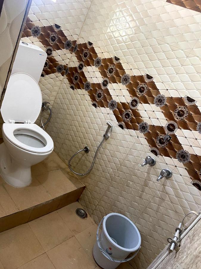Garuda Guest House Varanasi Exterior photo