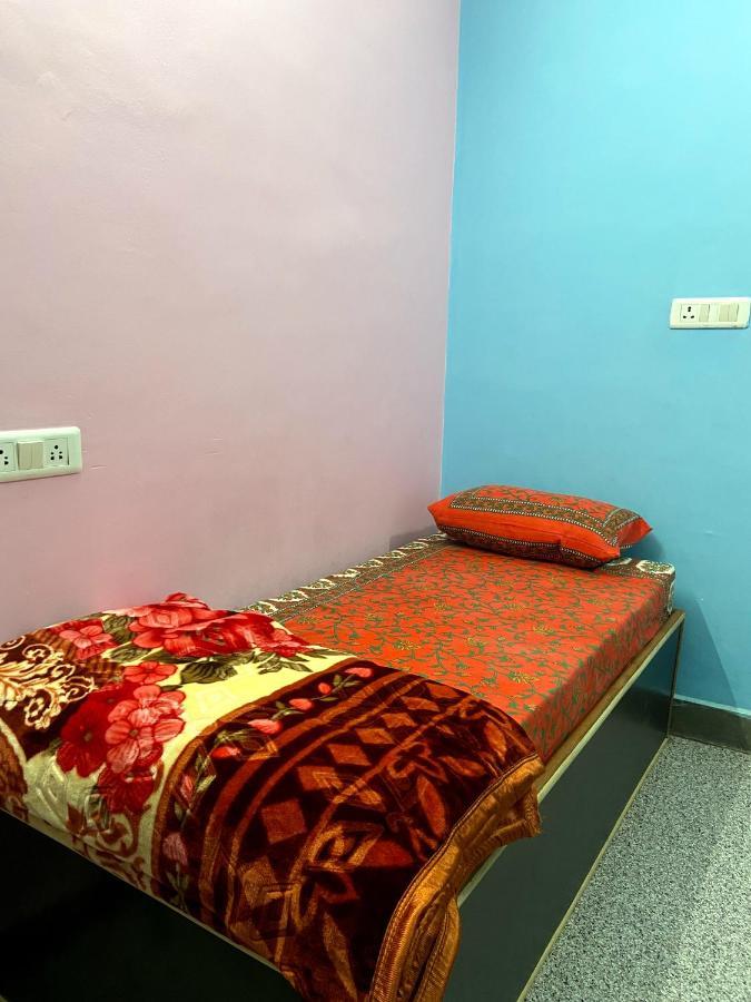 Garuda Guest House Varanasi Exterior photo